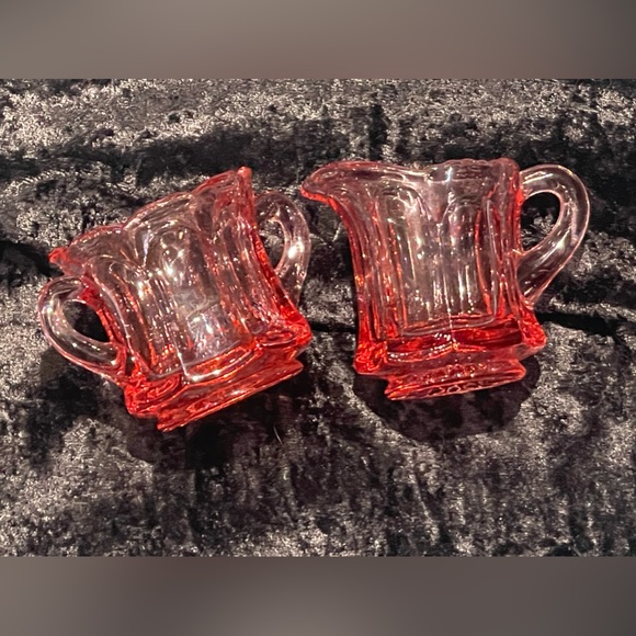 Cream n Sugar glass pink Set - Picture 3 of 4